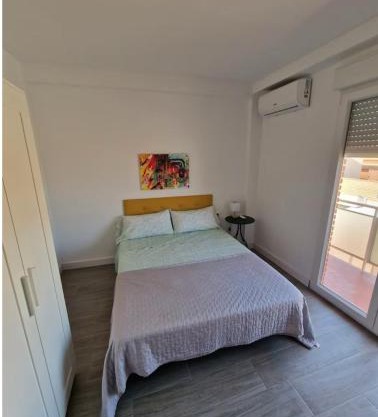 Habitacion con balcon Alfarooms