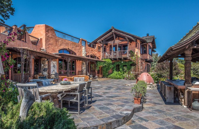 Hacienda Aguajito: Gated Estate 23 acres towering oaks and Ocean Views