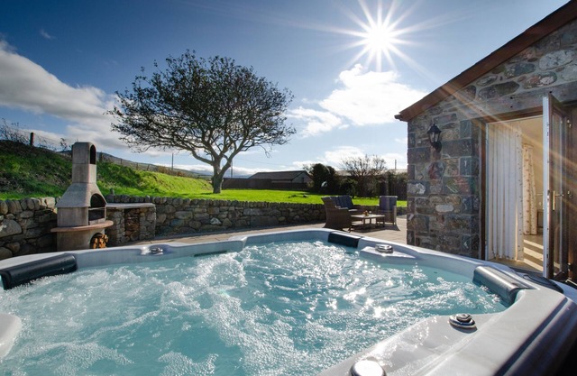 Hafod - Two Bedroom House, Sleeps 4