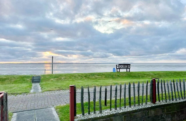 Hallig Hüs 2 - Experience relaxing days in our cozy 3-room apartment