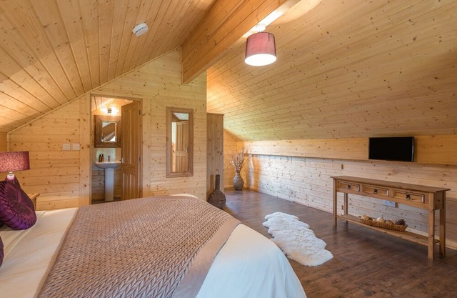 Hampton Lodge, ELLESMERE
