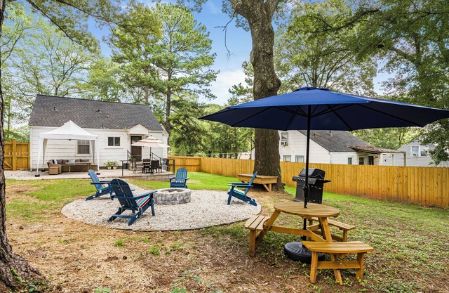 Hapeville Hideaway - Relaxing yard, airport nearby