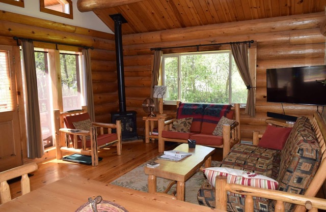 Happy Cabin: Two Bedroom