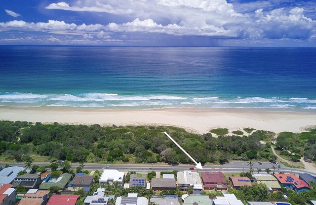 Happy Days Beach Shack - Beachfront, 4 bedroom, Pets