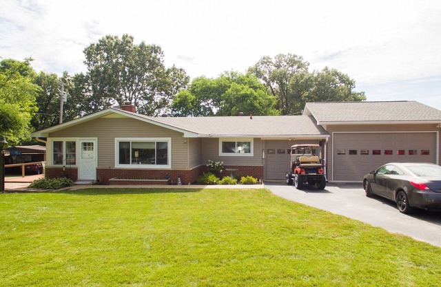 Harbor House! Steps away from Moors Marina, private dock, pet friendly