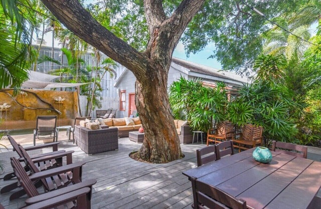 Harbor Walk Hideaways - African Queen Suite | Downtown