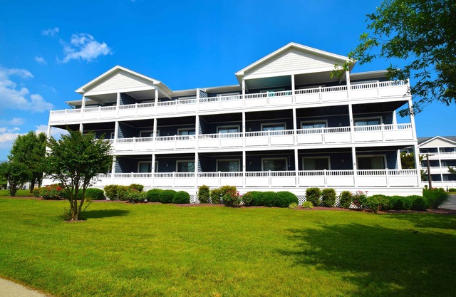 Harbour Club G7-Baywater 120th St, Free WiFi, Pool, W/D, AC