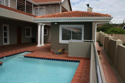 Hardman Beach House