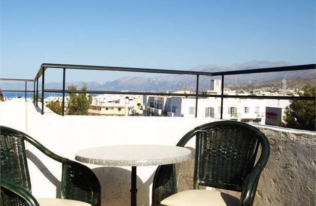 Haris Apartments
