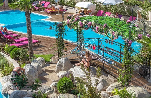 Harmony Suites Saint Vlas
