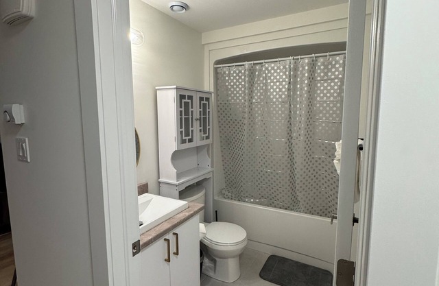 Harnu’s Cozy 1BR in Riverview