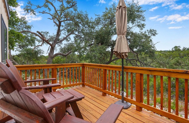 Harrod's Hill Country Hideaway - The Sunflower