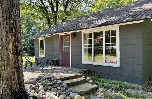 Hart and Soul: 2 BR, 1 BA in Harbor Springs, Sleeps 4