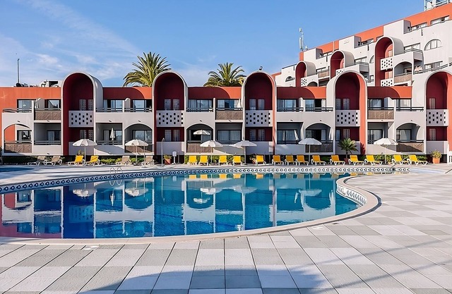 Hassle-Free and Suiting Stay! Fully-furnished 1BR with Balcony and Kitchen!