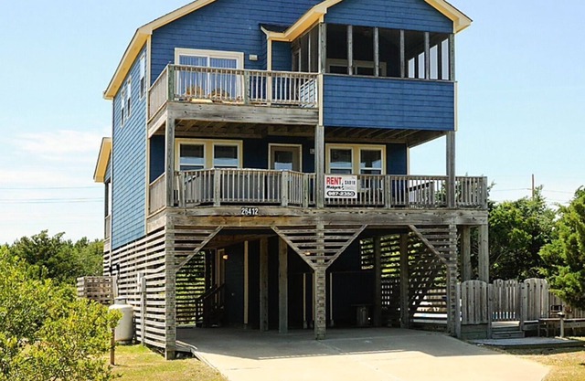 Hatteras Island with ocean views!