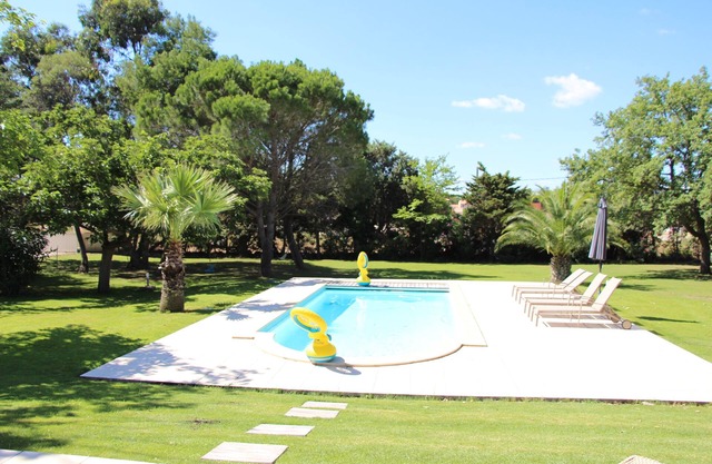 HAVEN OF PEACE AND GREENERY NEAR THE SEA