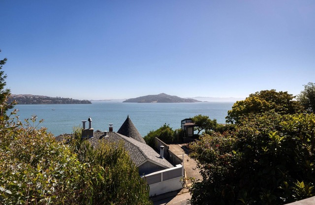 Haven SF - Stunning Views, Serenity, Minutes to SF