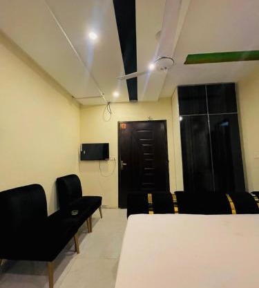 Hayat Lodges & Hotel