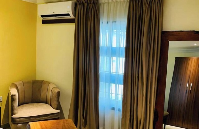 Hayatt Regency Suites