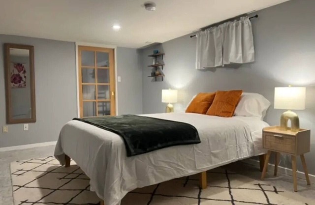 Heart of Bustling Columbia City 1 Bedroom MIL