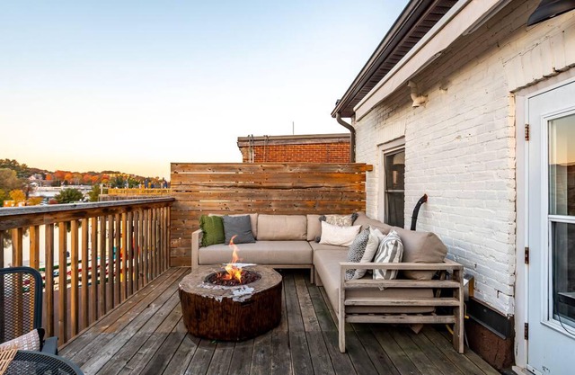 Heart of Downtown Huntsville Loft