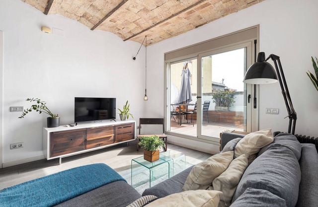 Heart of Gracia: Stylish 1BR Apartment with Terra