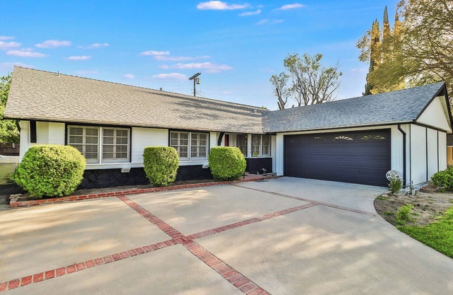 Heart of the Valley Cozy Single family home a mile from Topanga Village