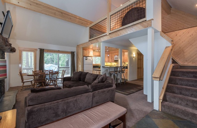 Heart of West Shore; kid friendly; walk to lake; skiing, hiking, biking