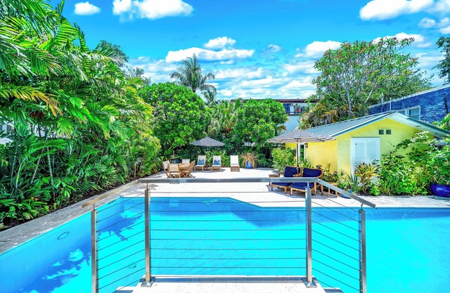 Heated Pool+BBQ! Tropical Serenity+Close To Beach!