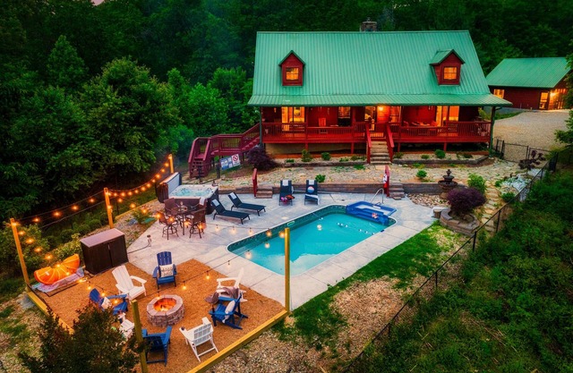 Heated Pool*Sauna*HotTub*Views*Theater+Game Rooms