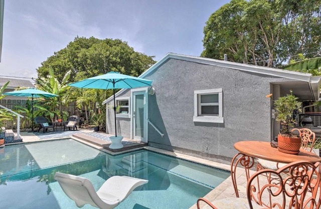 Heated Saltwater Pool and Bar Del Ray Cottage!
