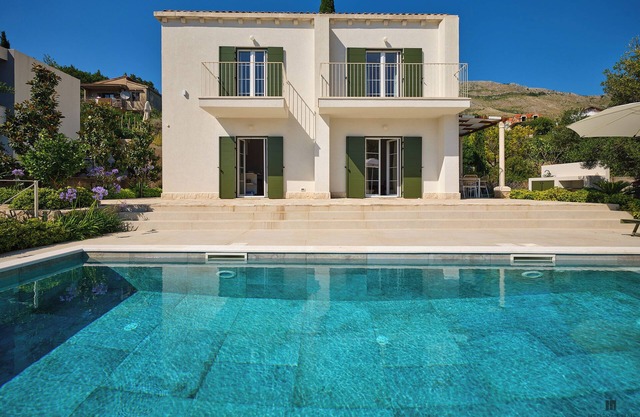 Hedera Estate, Villa Hedera Xviii