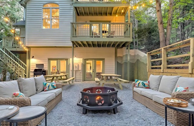 Helen Oktoberfest | Game Room & Fire Pit