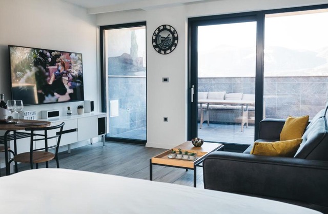 HelloSky Apartment