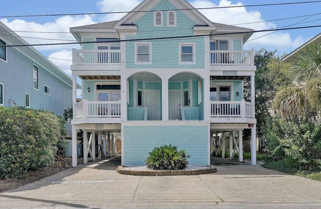 Henderson Haven 4 BR/3 BA Villa, Steps to Beach