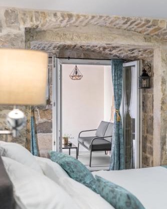 Heritage apartman Geza in centar with private parking