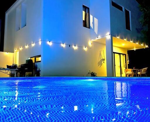 Hermosa villa de tres habitaciones con piscina