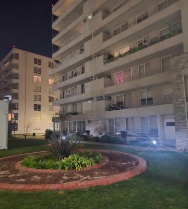 Hermosos Jardines Departamento 3 dorm con estacionamiento