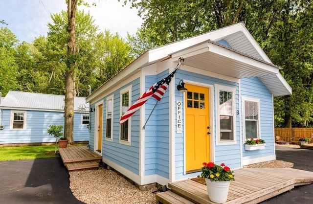 Heron's Nest I Paw Paw Lake Cottages I Michigan #3