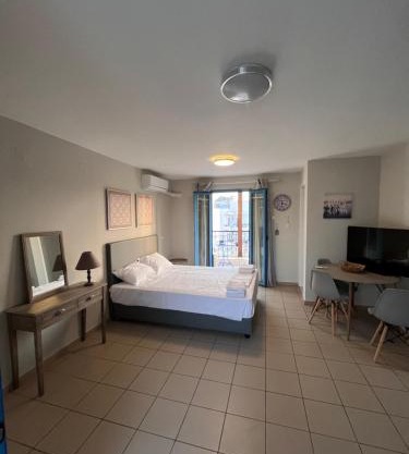 Hersonissos centre small apartment