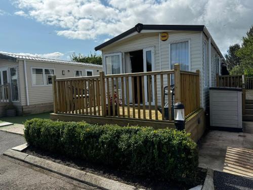 Hesket Caravan Park PLOT 42 3 pm check in Can sleep 6 with bed settee No commercial vans allowed