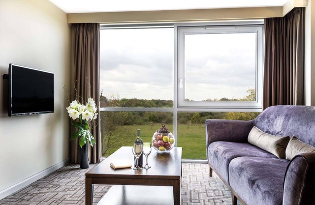 Heston Hyde Hotel