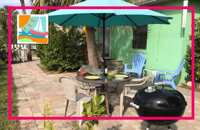 Hibiscus at Casas de la Playa Central - In the heart of Flagler Beach!