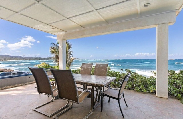 Hibiscus Estate - Laie Point views! Hot tub! AC