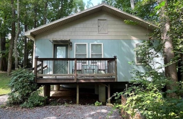 Hidden Cottage Wooded Escape 2 bed/1 bath