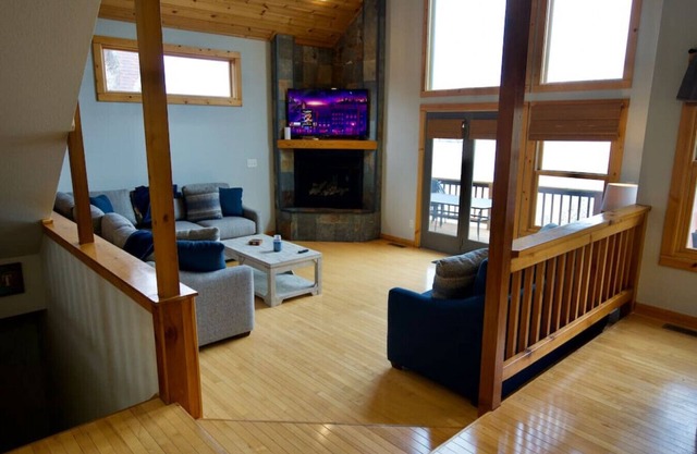 Hidden Cove Lodge | Private Dock | Waterfront