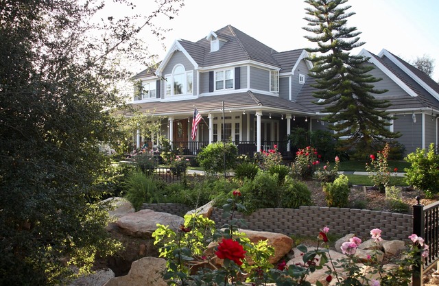 Hidden Garden Estates - Breathtaking Views, Lush Landscape, Pool & Spa .