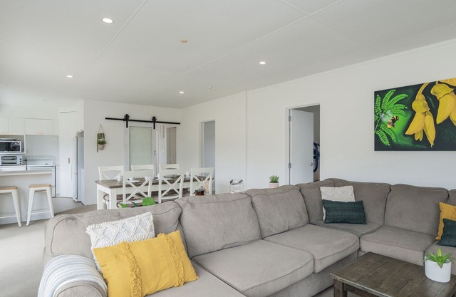 Hidden Gem - Whiritoa Beach Holiday Home