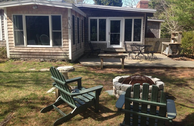 Hidden Katama Gem with a Beautiful Backyard