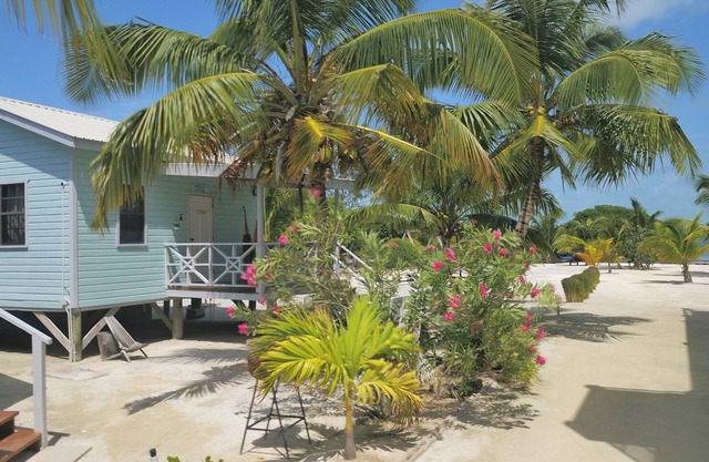 Hidden Treasure Vacation Home Bayblue Cottage Breathtaking view beautiful sunset